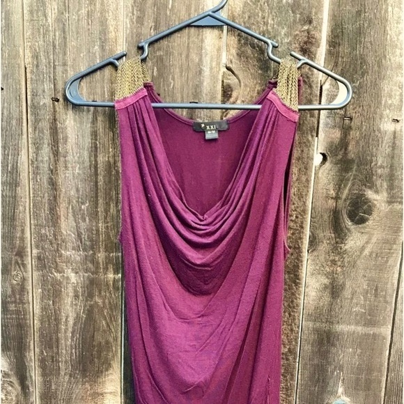 Sleeveless Burgundy Blouse w/Metal Detailing, Women’s Size M - Picture 3 of 7